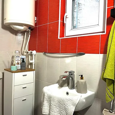 Lägenhet Nilton Apartmans